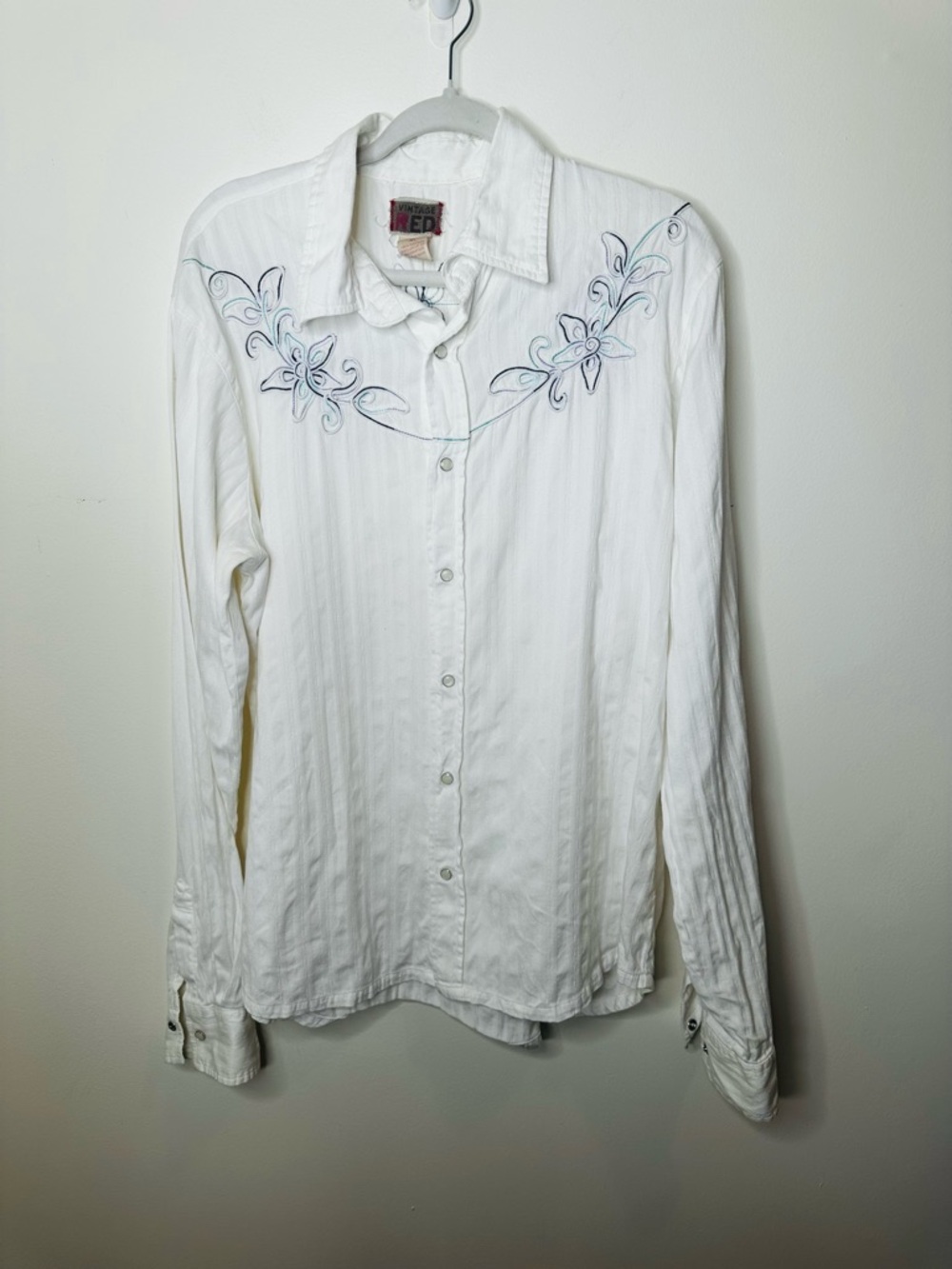 Vintage Red White Western Embroidered Snap Shirt Cowboy XL - Picture 2 of 9